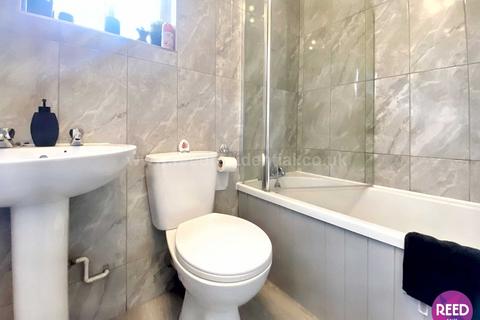 69 Avenue Road, Westcliff-on-sea, SS0 7PJ