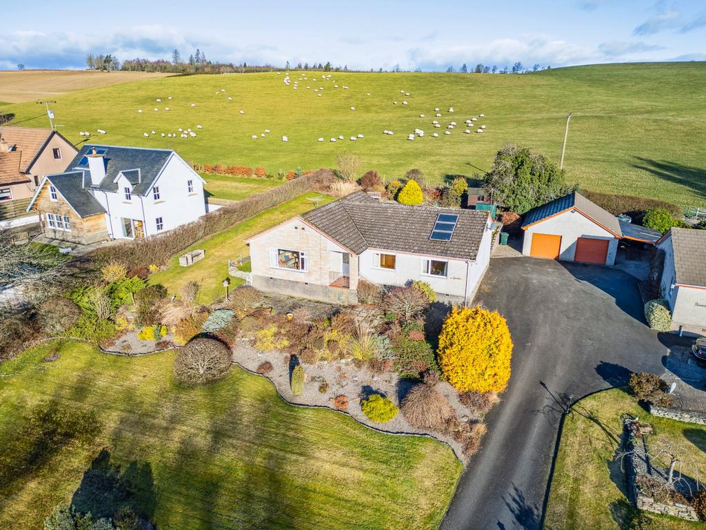 Waterloo, Bankfoot, Perthshire, PH1 4AW 3 bed bungalow for sale £310,000