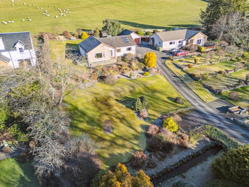 Waterloo, Bankfoot, Perthshire, PH1 4AW 3 bed bungalow £310,000
