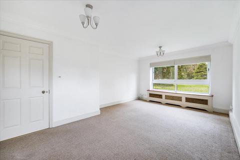 2 bedroom flat for sale, Kent Gardens, Ealing, W13
