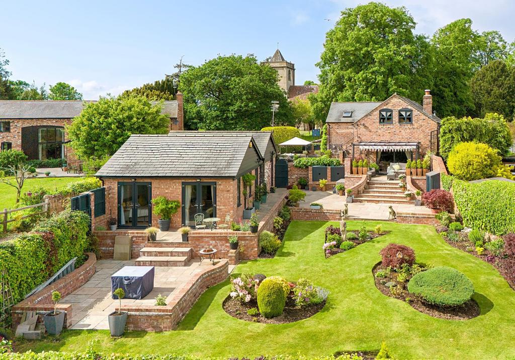 West Felton, Oswestry, Shropshire, SY11 4 bed barn conversion for sale