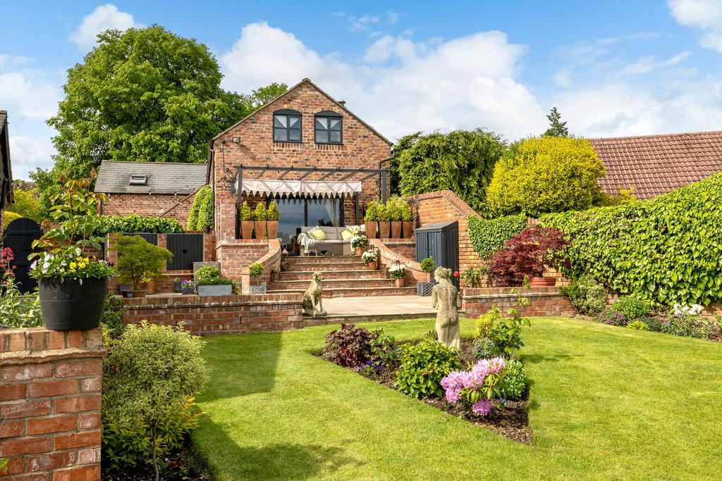 West Felton, Oswestry, Shropshire, SY11 4 bed barn conversion for sale