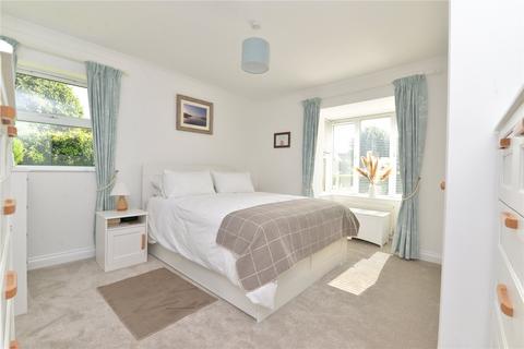 3 bedroom apartment for sale, Cleeve House, Barton Court Avenue, Barton On Sea, New Milton, BH25