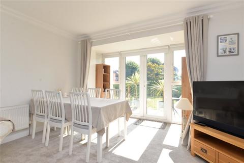 3 bedroom apartment for sale, Cleeve House, Barton Court Avenue, Barton On Sea, New Milton, BH25