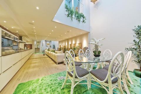 3 Victoria Grove Mews, London, W2 4LN