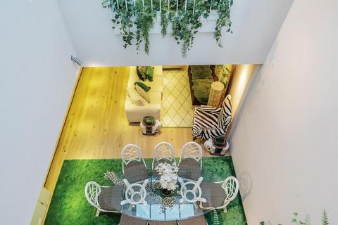 3 Victoria Grove Mews, London, W2 4LN