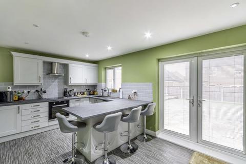 16 Middlefield Close, Dunscroft, Doncaster, DN7 4GB