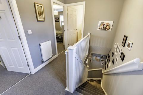 16 Middlefield Close, Dunscroft, Doncaster, DN7 4GB