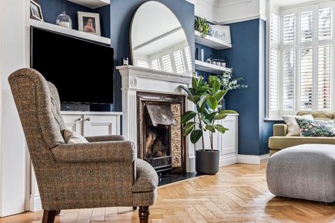 69 South Western Road, Twickenham, TW1 1LG