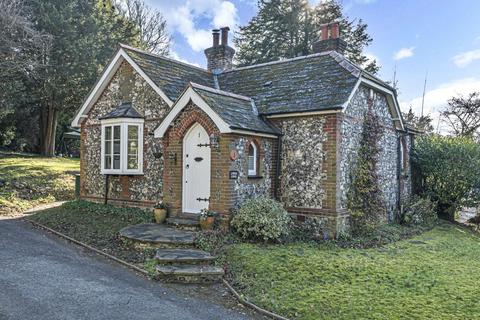 3 bedroom cottage for sale, Coulsdon Road, Coulsdon CR5