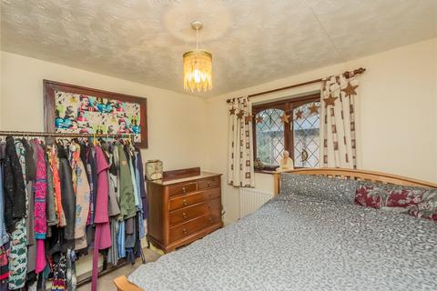 3 bedroom bungalow for sale, Bradford Road, Liversedge, West Yorkshire, WF15