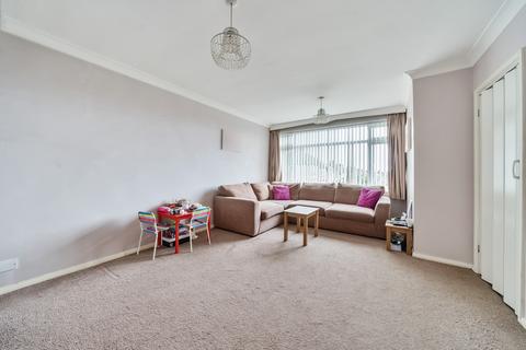 81 Highfield Road, Romford, RM5 3AE