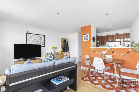 2 bedroom flat for sale, Southbury Road, Enfield EN1