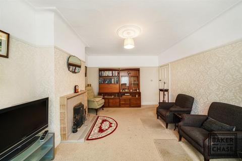 121 The Ridgeway, Enfield, EN2 8NH