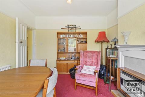 121 The Ridgeway, Enfield, EN2 8NH