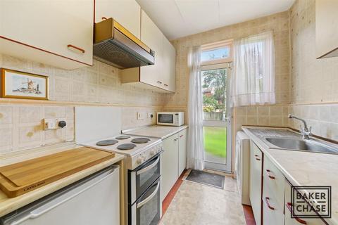 121 The Ridgeway, Enfield, EN2 8NH