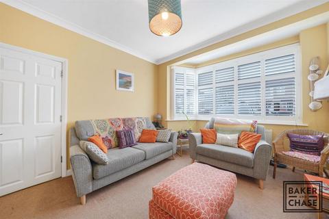 22 Eastbury Avenue, Enfield, EN1 3NL