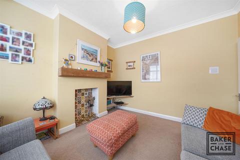 22 Eastbury Avenue, Enfield, EN1 3NL