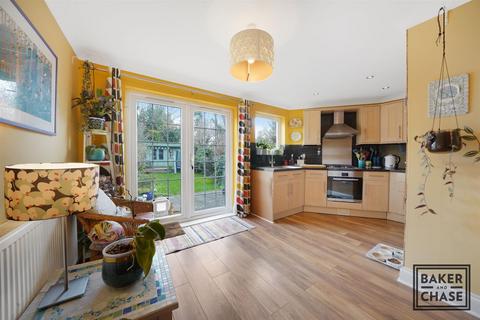 22 Eastbury Avenue, Enfield, EN1 3NL