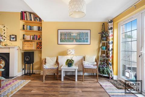 22 Eastbury Avenue, Enfield, EN1 3NL