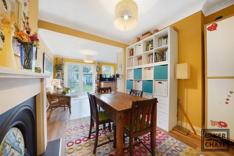 22 Eastbury Avenue, Enfield, EN1 3NL