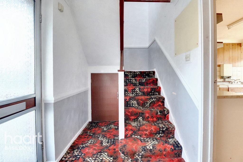 Great Knightleys, Basildon 2 bed semidetached house for sale £310,000