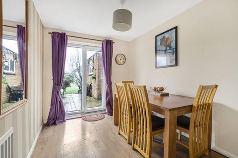 8 Blake Road, Bicester, OX26 3HG
