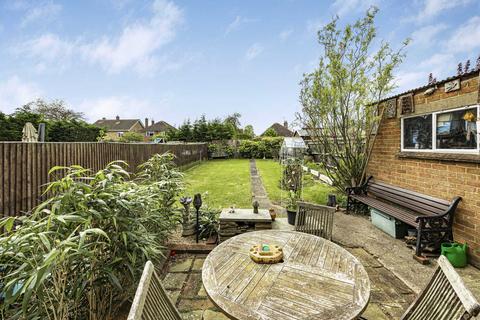 8 Blake Road, Bicester, OX26 3HG