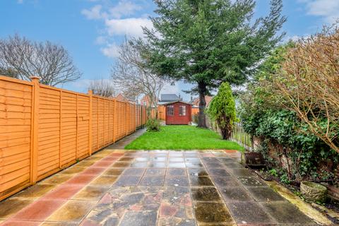 90 Albert Road, Horley, RH6 7JA
