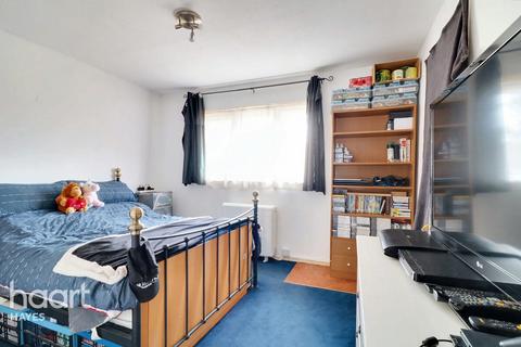 15 Bourton Close, Hayes, UB3 3PU