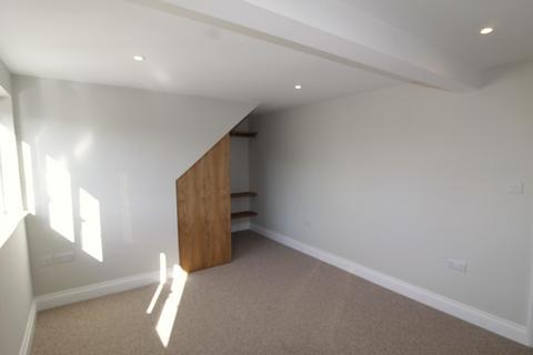 2 bedroom flat to rent, Bargates, Christchurch, BH23