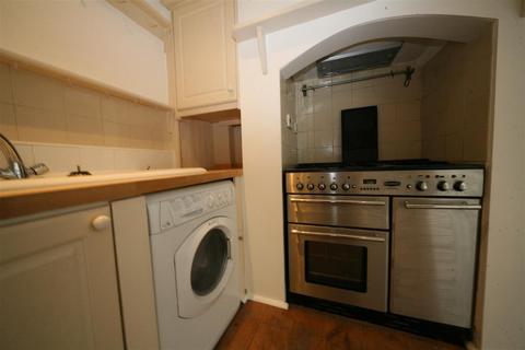 6 bedroom terraced house to rent, Brynland Avenue, Bristol