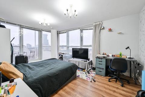 2 bedroom flat for sale, Switch House, Blackwall Way, Canary Wharf, London, E14