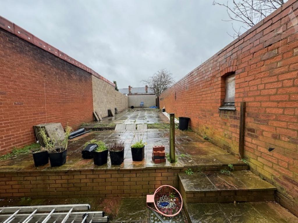127 st margarets rear garden 2