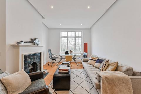 3 bedroom flat to rent, Southwood Lane, Highgate, London, N6