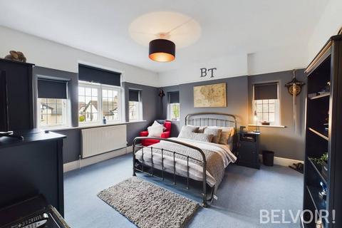 4 bedroom detached house for sale, Pilkington Avenue, Westlands, Newcastle Under Lyme, ST5