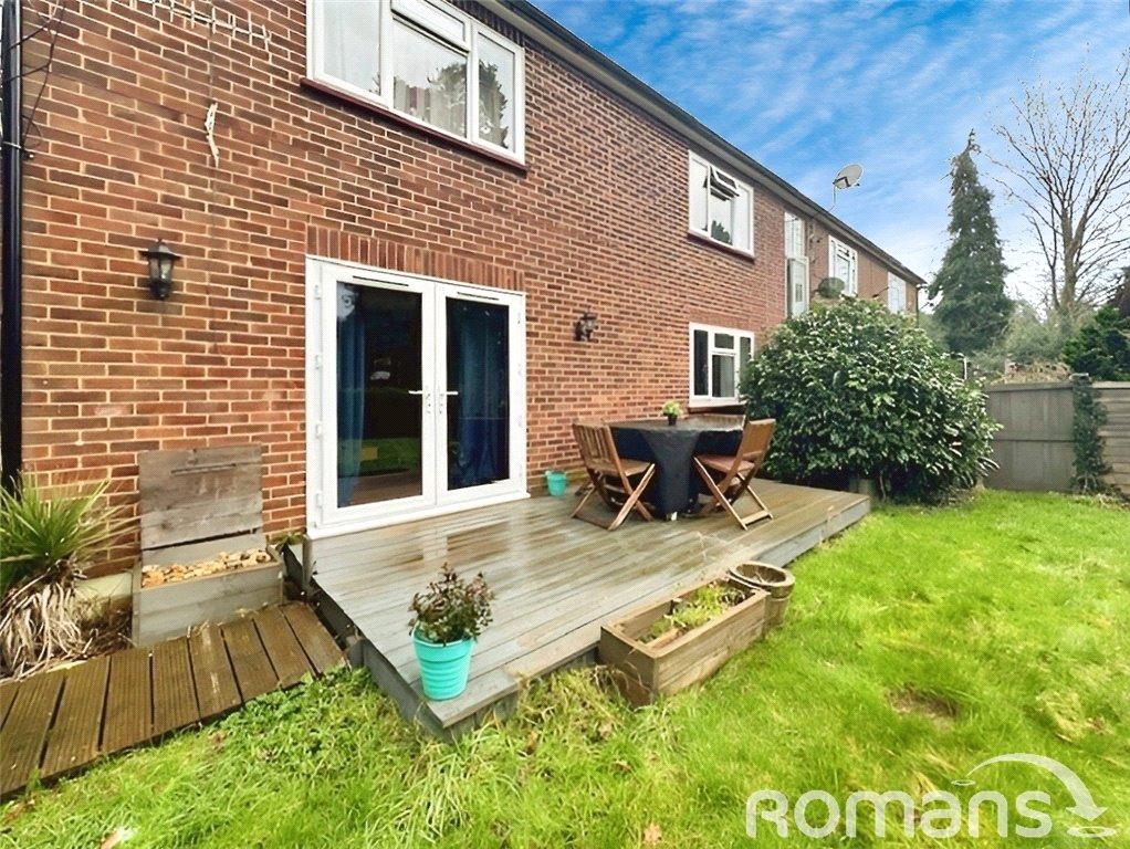 Deepcut Bridge Road, Deepcut, Camberley 2 bed apartment for sale £300,000