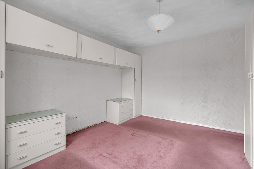 Bedroom 1 (2)