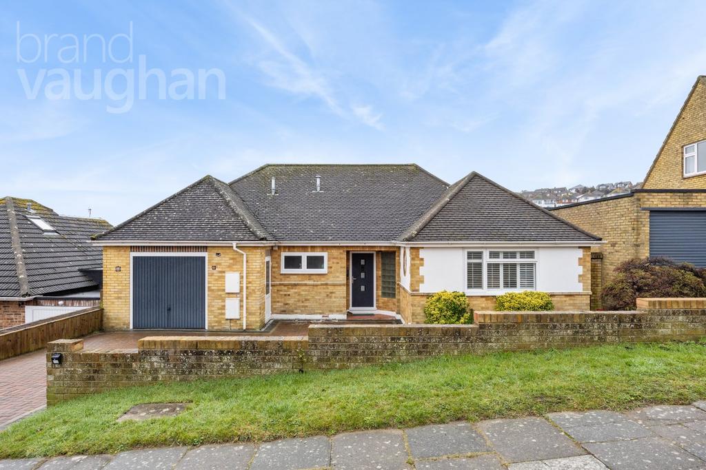 Falmer Avenue, Saltdean, Brighton, East Sussex, BN2 4 bed detached house for sale £600,000