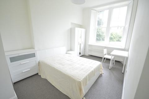 6 bedroom flat share to rent, 0810L – Bernard Terrace, Edinburgh, EH8 9NU