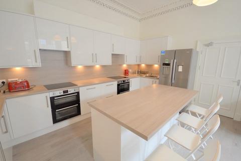 6 bedroom flat share to rent, 0810L – Bernard Terrace, Edinburgh, EH8 9NU