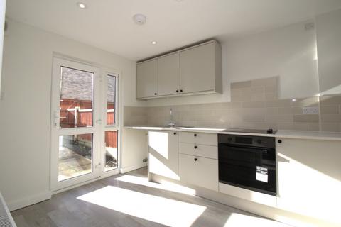 3 bedroom semi-detached house to rent, Rugby Road, West Bridgford, Nottingham, Nottinghamshire, NG2