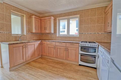2 bedroom bungalow for sale - Holland on Sea CO15