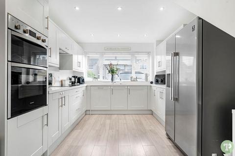 8 Hampden Close, Chalgrove, Oxford, OX44 7SB