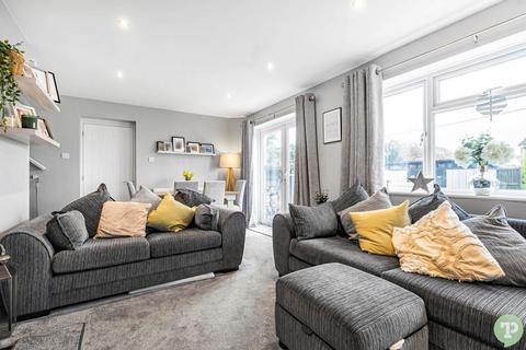 8 Hampden Close, Chalgrove, Oxford, OX44 7SB