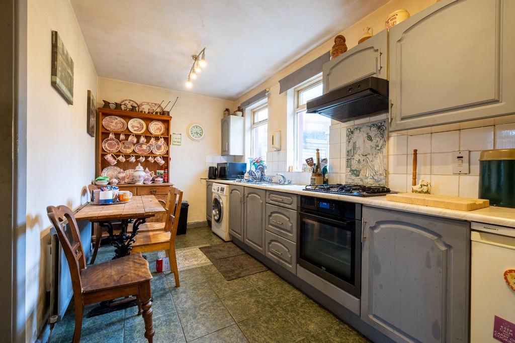 Whitehall Avenue, Bradford, BD12 2 bed semidetached house for sale £