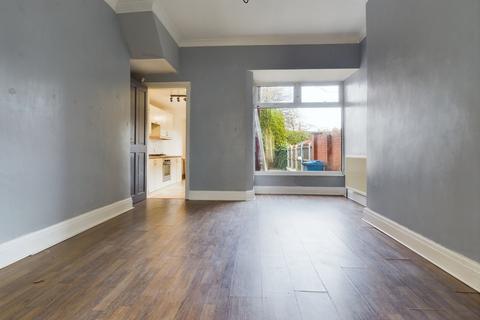 3 bedroom terraced house for sale, Chanterlands Avenue, Hull, East Yorkshire, HU5
