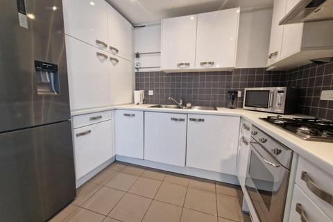 3 bedroom apartment to rent, Royal View, Grand Parade, BRIGHTON BN2