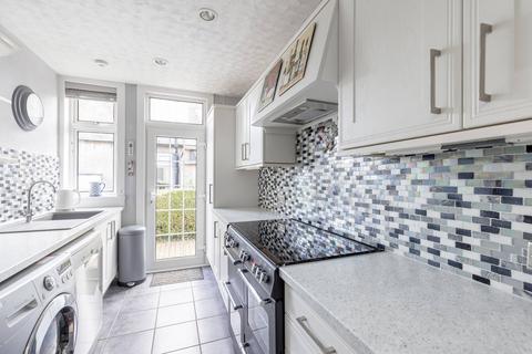 40 Craigs Road, Edinburgh, EH12 8EN