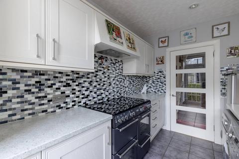 40 Craigs Road, Edinburgh, EH12 8EN